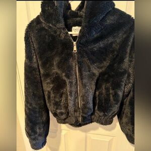 Princess Polly XS/S Cropped Fluffy Warm Soft Black Jacket